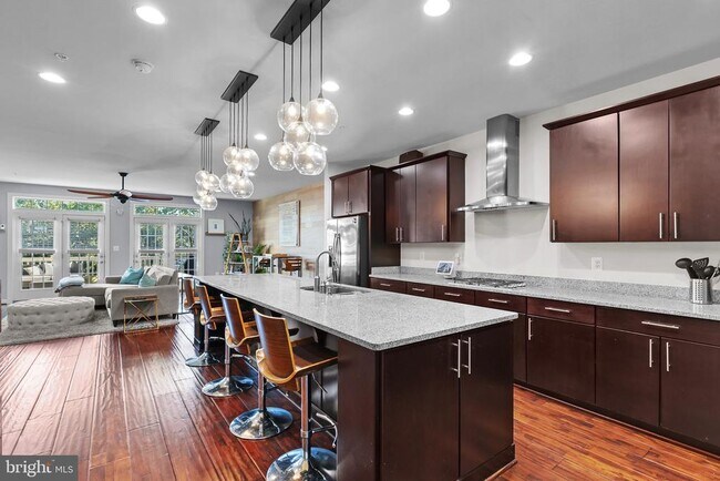Foto del edificio - 5243 Stream Bank Ln