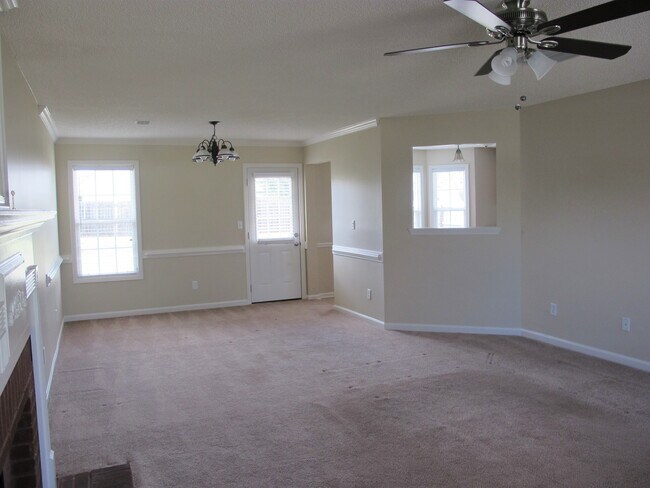 Foto del edificio - 6005 Buchanan Circle