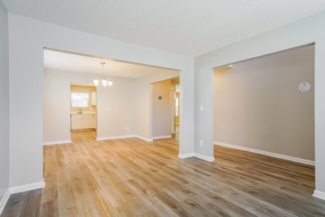 Building Photo - 7624 Brighton Village Dr