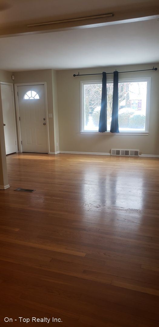 Building Photo - 2 br, 1 bath House - 1422 S. Wall