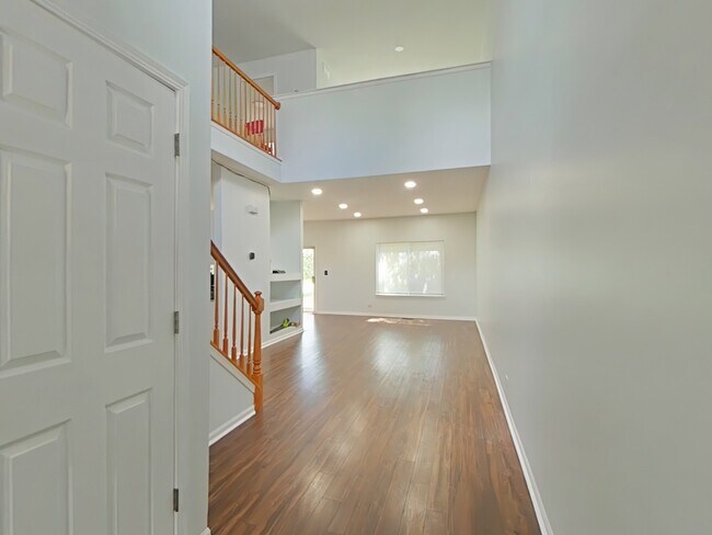 Foto del edificio - 945 Park Hill Cir