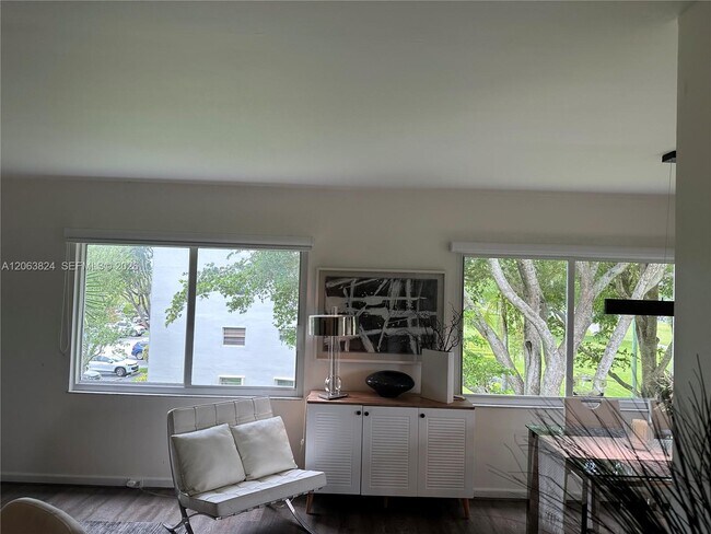 Foto del edificio - 13550 SW 6th Ct