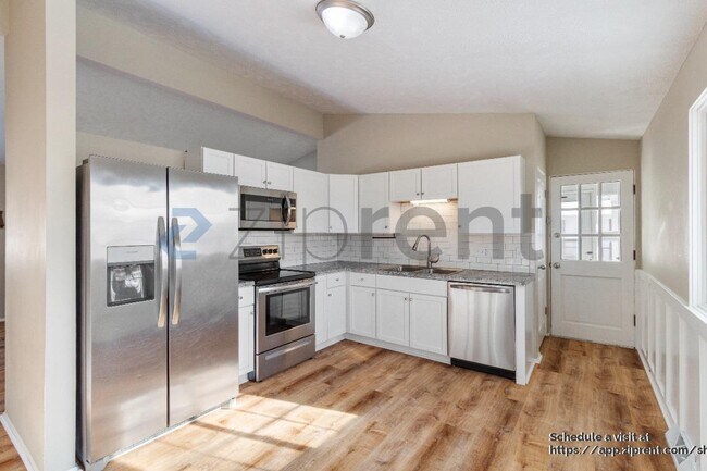 Foto del edificio - 10017 Sprague St