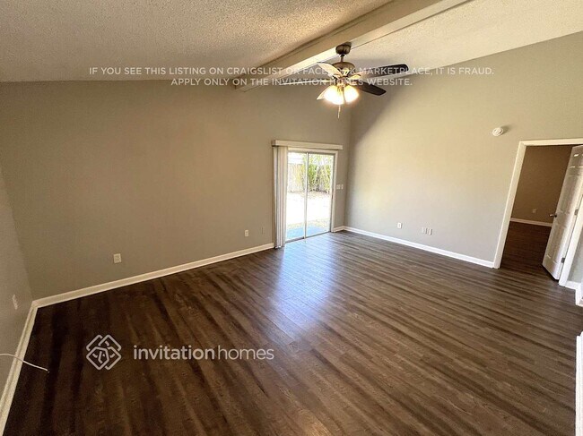 Foto del edificio - 11678 104th St