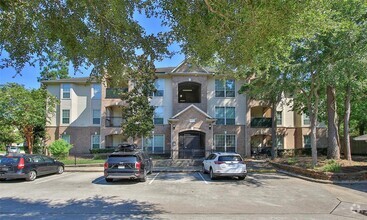 Building Photo - 6607 Lake Woodlands Dr