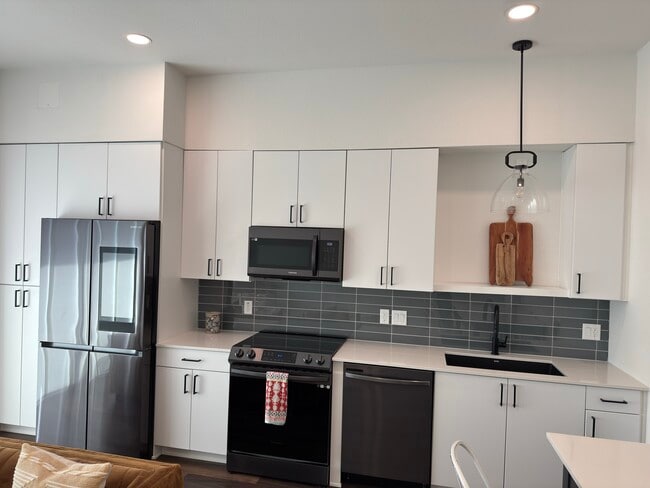 Foto del edificio - 2165 Gabriels Pl