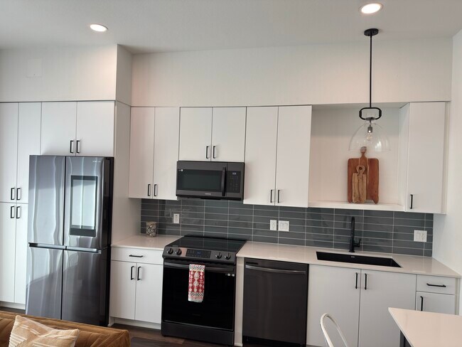 Building Photo - 2165 Gabriels Pl