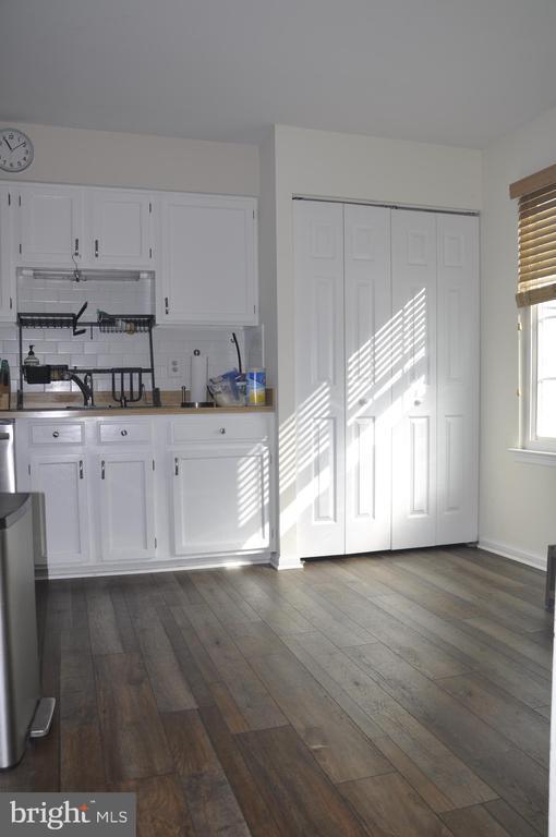 Foto del edificio - 6022 Basingstoke Ct