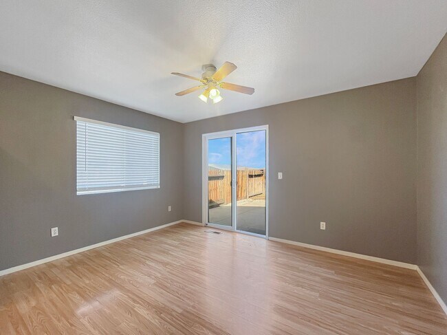 Building Photo - BIG VALUE small price