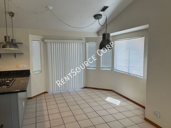 Foto del edificio - 3 Bedroom Home For Rent in Yermo Calico La...