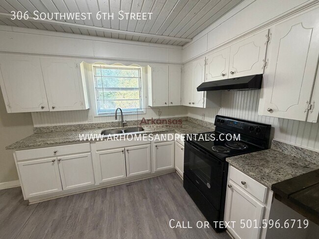 Foto del edificio - 306 SW 6th St