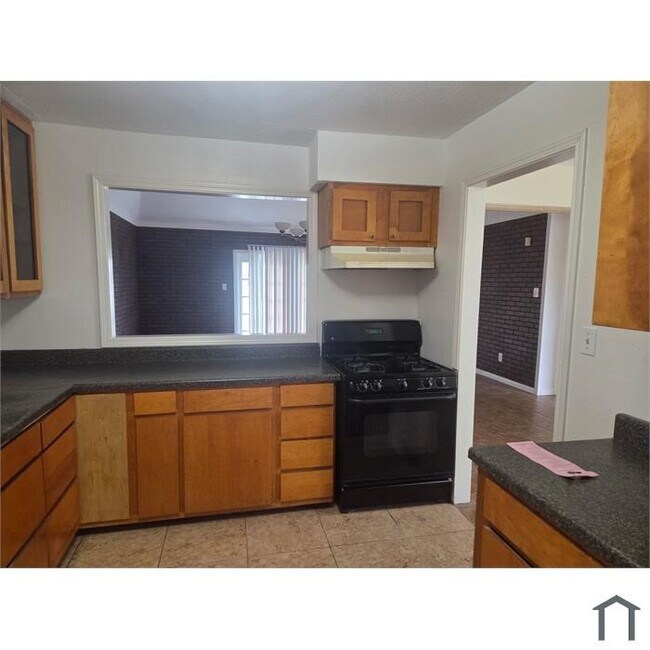 Building Photo - 8762 Mickleton Dr