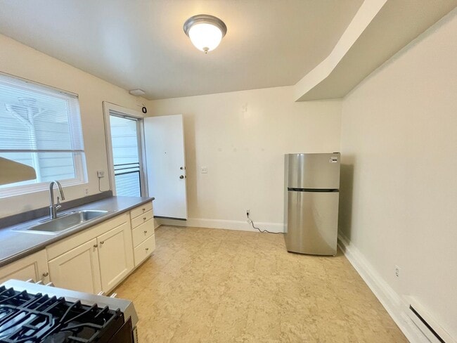 Photo - 2624 Sutter Street Apartment