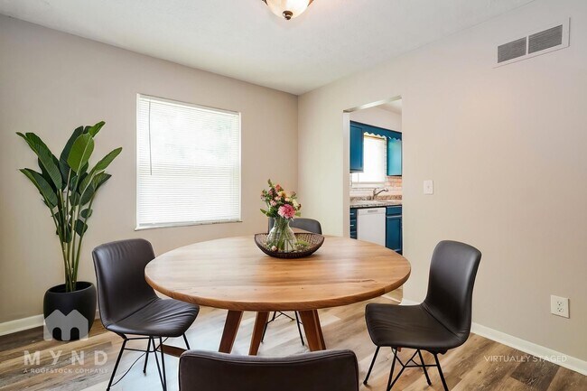 Foto del edificio - 88 Beechwood Dr SW