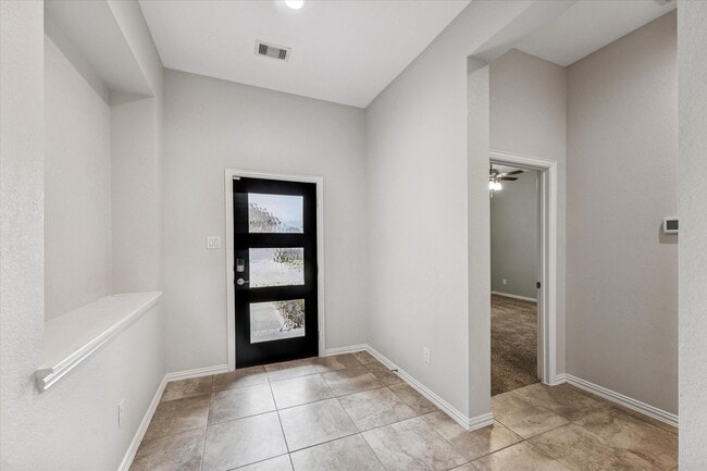 Foto del edificio - 142 Dina Ln