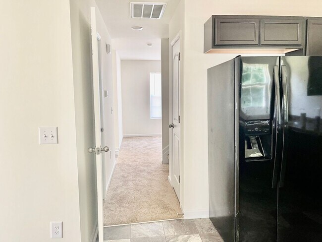 Foto del edificio - Available Now – Spacious 4BR Home on 1.5 Acres in Rural Hall!