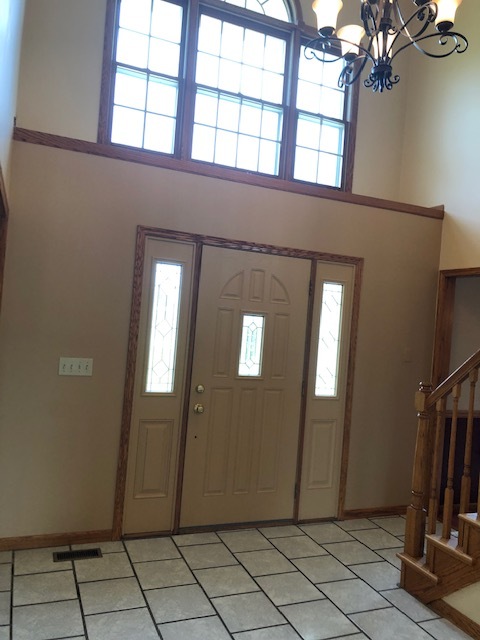 Building Photo - 5758 Deerview Ln