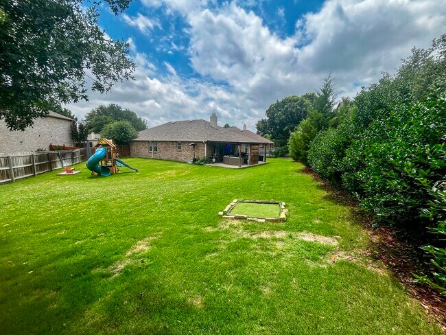 Building Photo - 13183 Cowper Dr