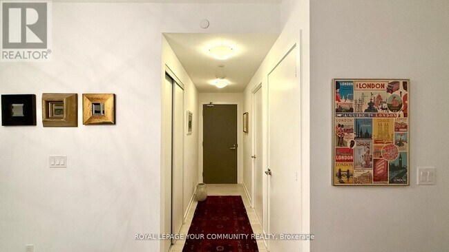 Photo du bâtiment - 501 St Clair Ave W