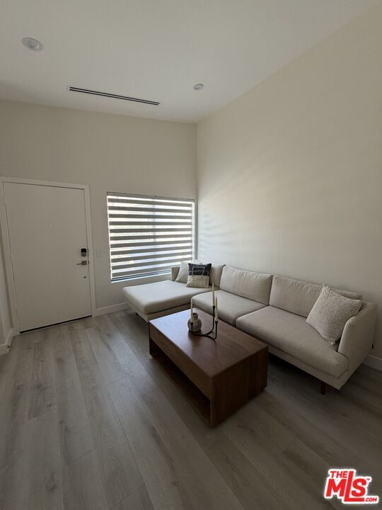 Foto del edificio - 8601 Sunland Blvd