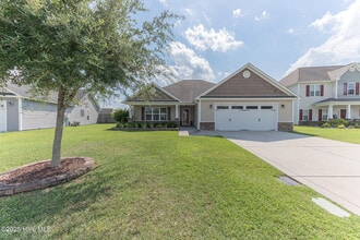 Building Photo - 905 Merlin Ct