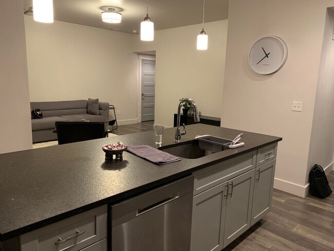 Building Photo - 3 Bedroom Condo in Bozeman
