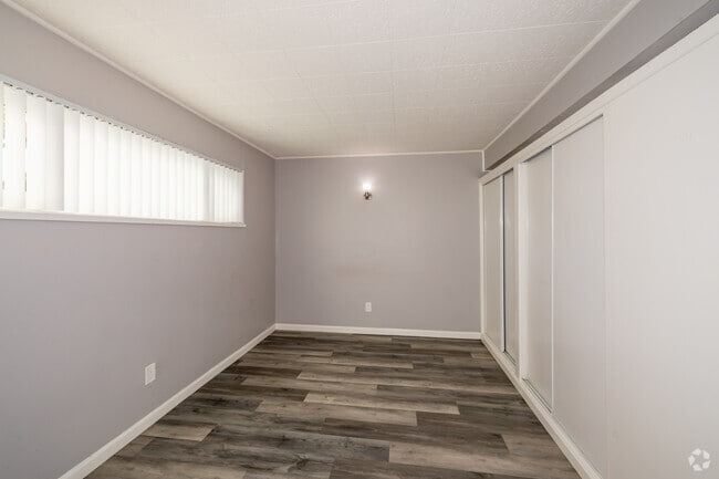 1BR, 12BA - 540SF - Bedroom - Sunset Crossing