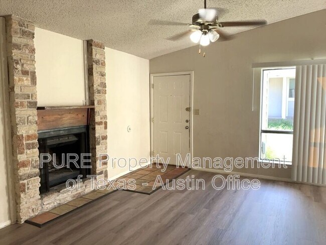 Foto del edificio - 6604 Scrub Oak Ln