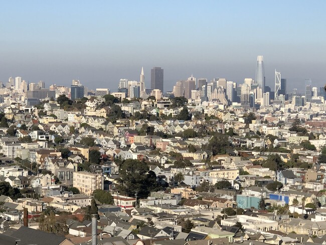 Spectacular views of Downtown - 762 27th St