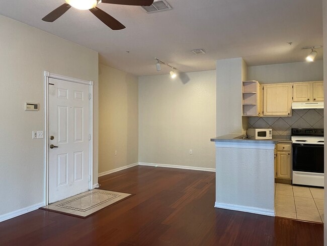 Foto del edificio - 2br/1ba First Floor Visconti Condo!
