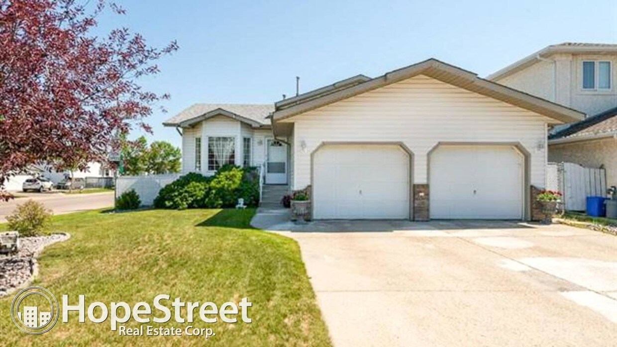 Foto principal - 4 bedroom in Edmonton AB