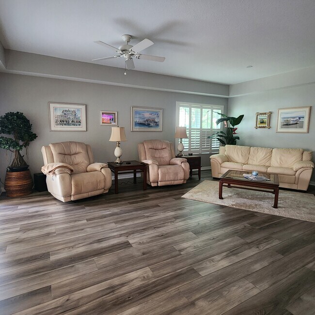 Building Photo - 6326 Grand Oak Cir