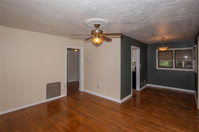 Building Photo - 2520 Cole Rd