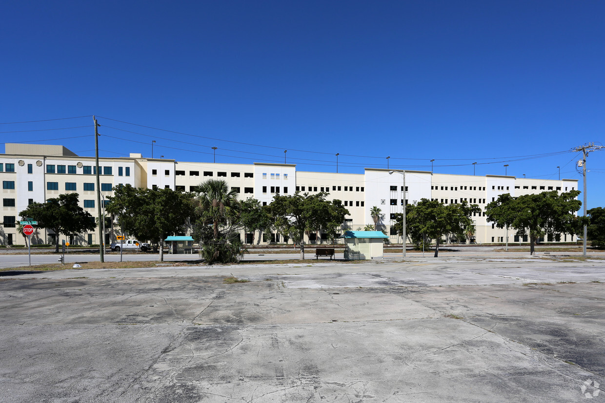 Foto del edificio - One West Palm- Multi-Family