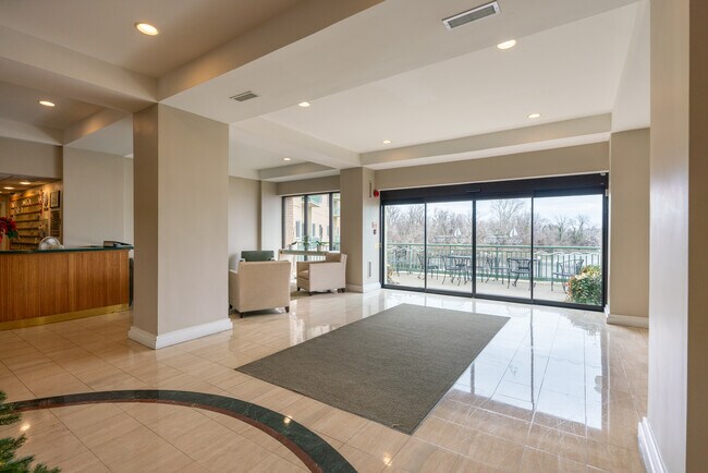Foto del edificio - 501 Slaters Ln