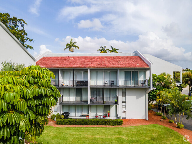 Building Photo - The Palms at Forest Hills