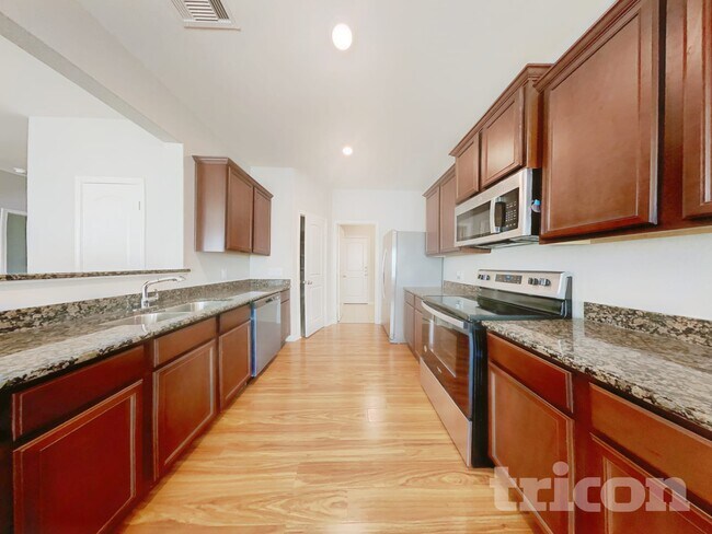 Foto del edificio - 216 Elm Patch Dr