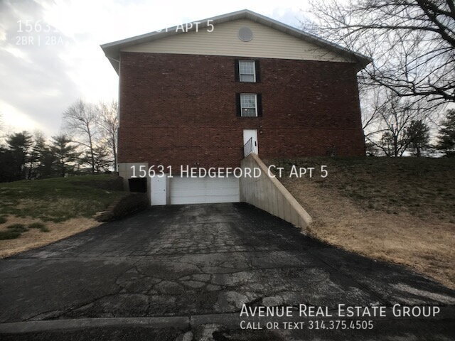 Foto del edificio - 15631 Hedgeford Ct