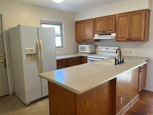 Building Photo - Charming Ranch - Coming Soon