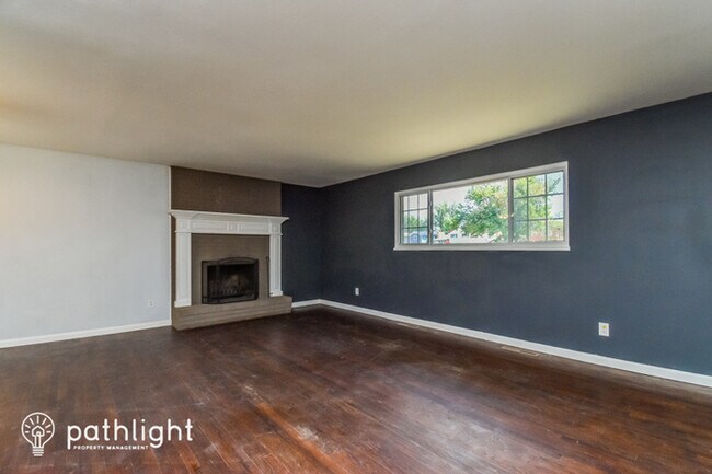 Foto del edificio - 1228 N Chelton Road, Colorado Springs, CO,...