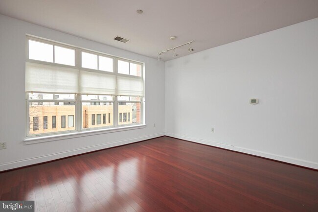 Foto del edificio - 150 V St NW