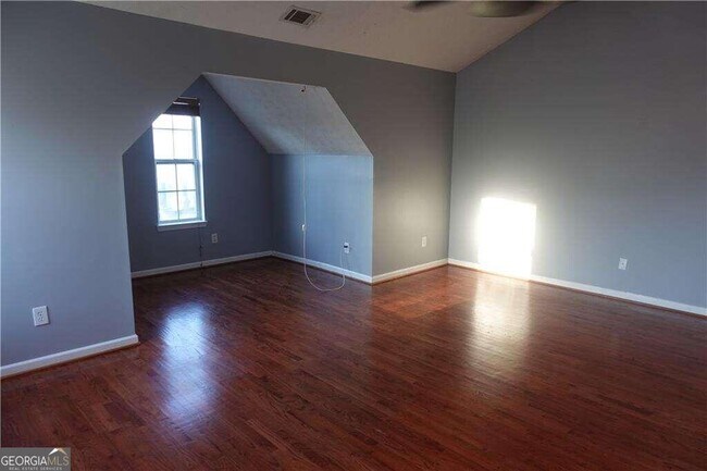 Building Photo - 800 Meadow Walk Ave