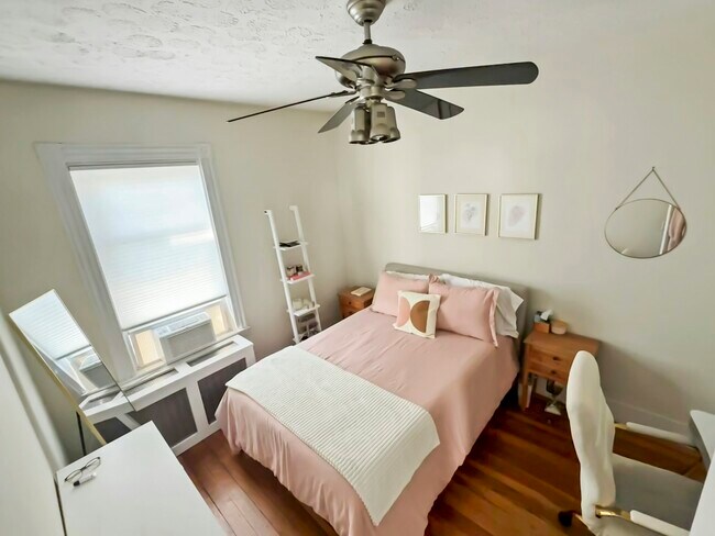 Foto del edificio - 661 E 7th St