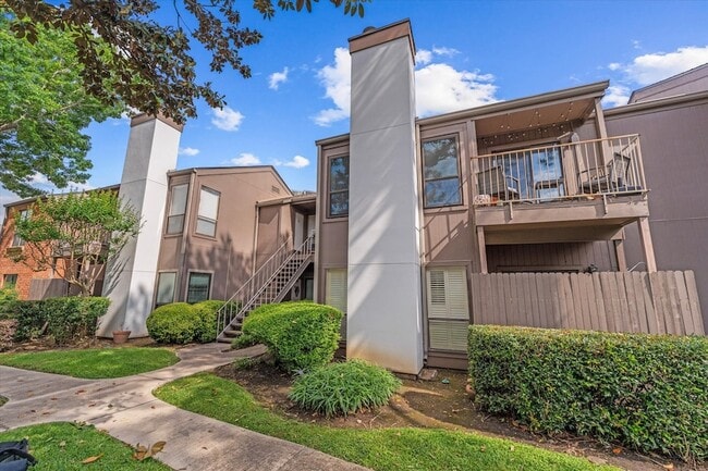 Building Photo - 1201 Bering Dr