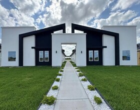 Building Photo - 2409 Indian Creek Ave