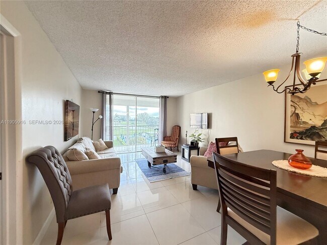 Foto del edificio - 8900 Washington St