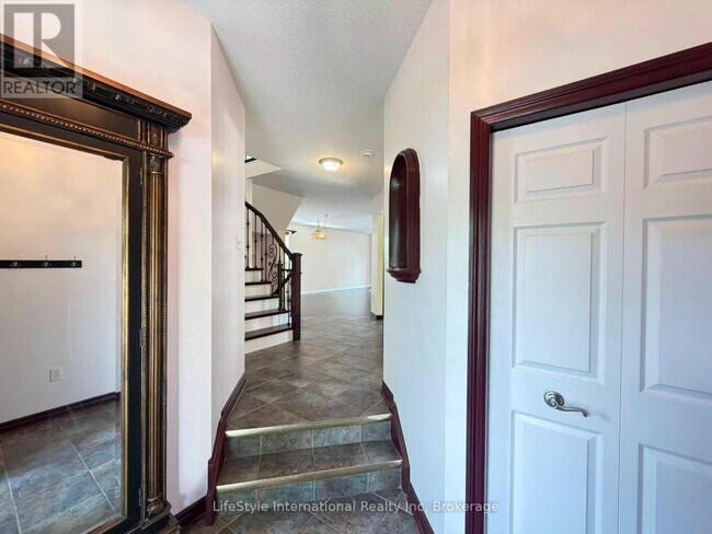 Building Photo - 16 Lynch Cir