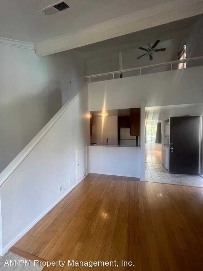 Building Photo - 2 br, 1 bath House - 49 Tangelo #303