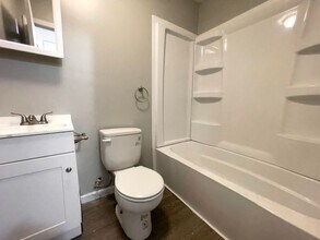 Building Photo - 1814 W 7th St