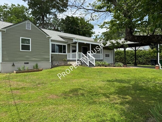 Building Photo - 743 Lanoir St